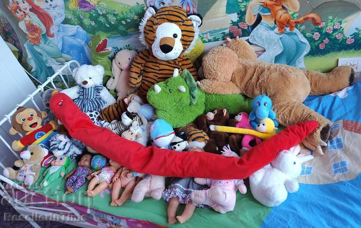 Lot uriaș de jucării de pluș cu preț 45.00 BGN | € 23.01