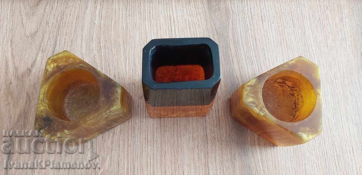 Delivery of Catalin for connoisseurs, three pieces Delivery of Catalin for connoisseurs, three pieces