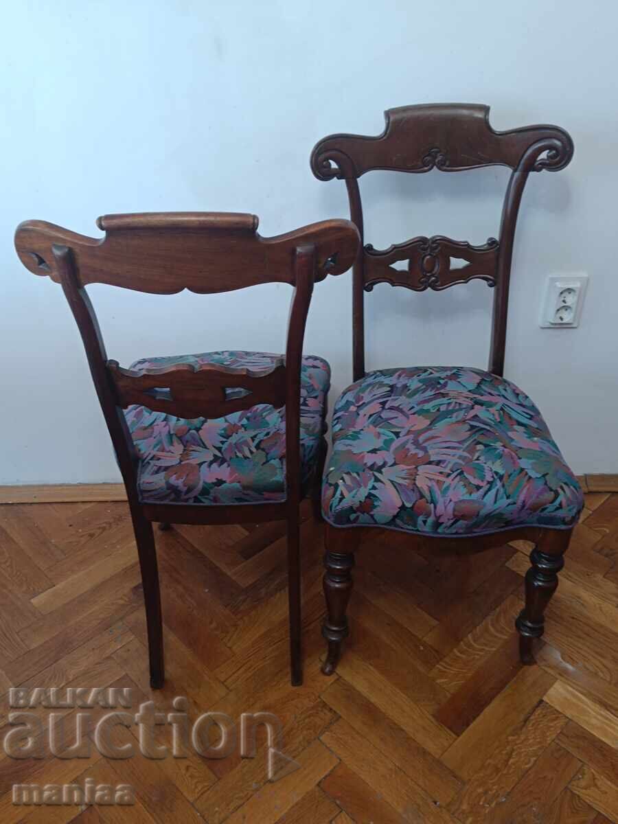 Scaune vechi masive din lemn de cireș cu sculptură în lemn - 5