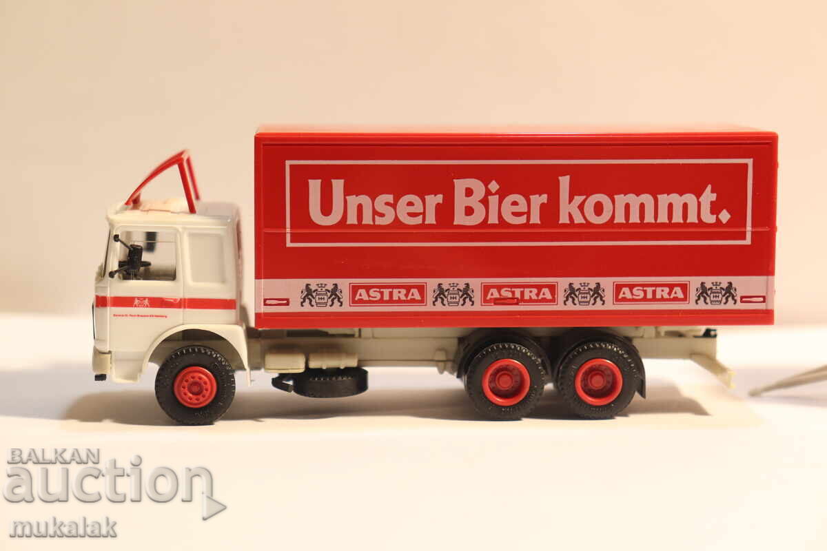 HERPA H0 1/87 MAN TRACTOR TRUCK MODEL TIR with price 25.00 BGN | € 12.78 HERPA H0 1/87 MAN TRACTOR TRUCK MODEL TIR with price 25.00 BGN | € 12.78