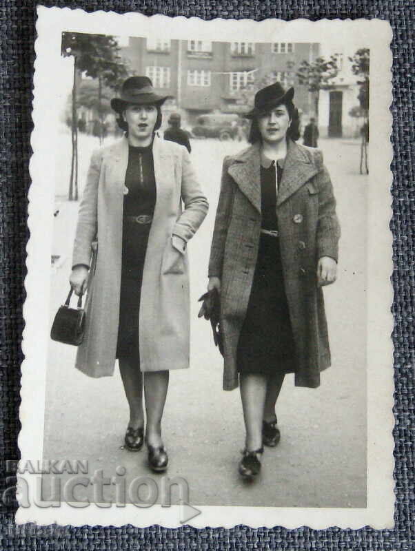 1940 Old Sofia Photo of Ladies