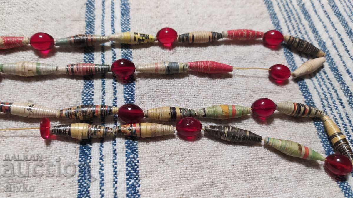 Παράδοση Κολιέ από τη δεκαετία του '80 Παράδοση Κολιέ από τη δεκαετία του '80