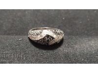 Ενα δαχτυλίδι