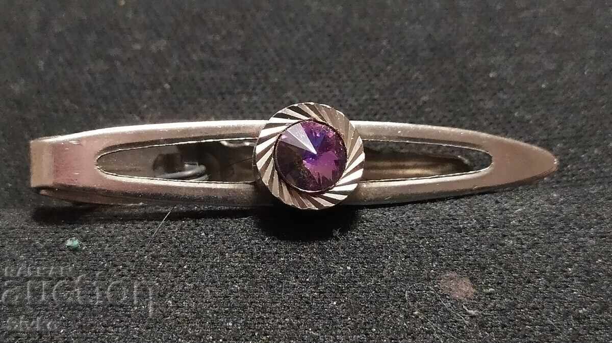 Δέσε καρφίτσα με πέτρα