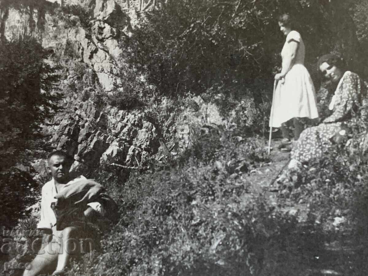 Ivan Undzhiev and his wife Lyuba Undzhieva, old photo with price 25.00 BGN | € 12.78