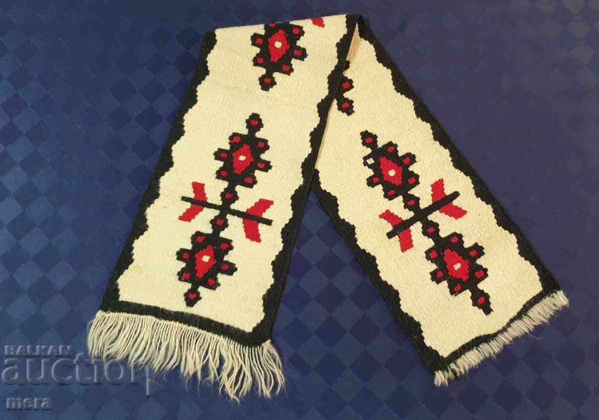 Μικρό χαλί Τσιπροβτσι με τιμή 35.00 BGN | € 17.90 Μικρό χαλί Τσιπροβτσι με τιμή 35.00 BGN | € 17.90