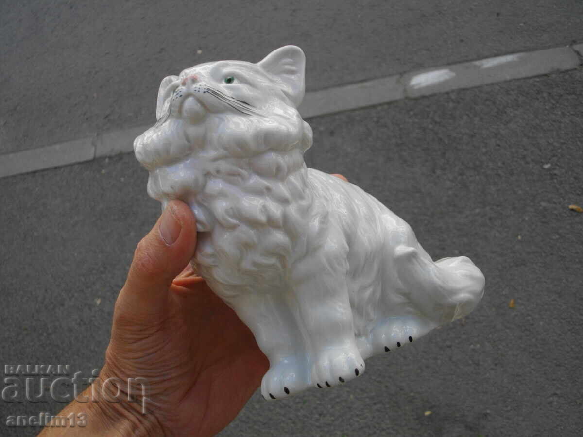 STAR German GDR Porcelain White Cat with price € 45.00 | 88.01 BGN