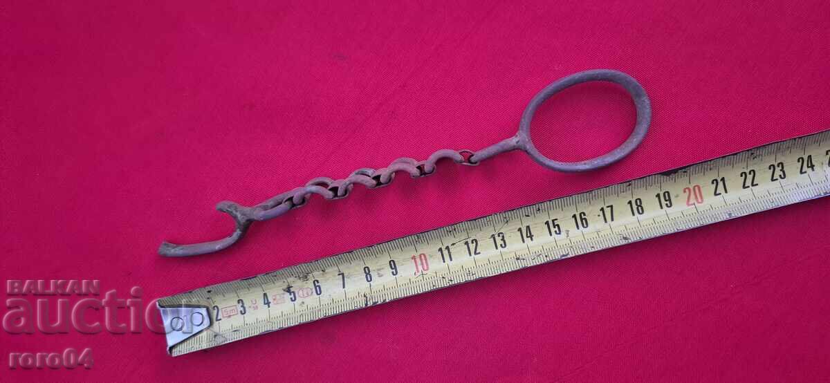 Delivery of SABER HANGER - WW I