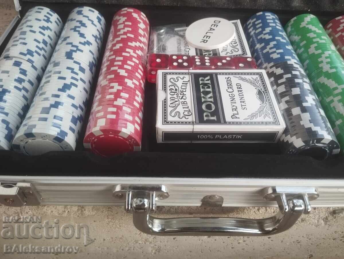 Valiză pentru poker, noua cu preț 34.00 BGN | € 17.38