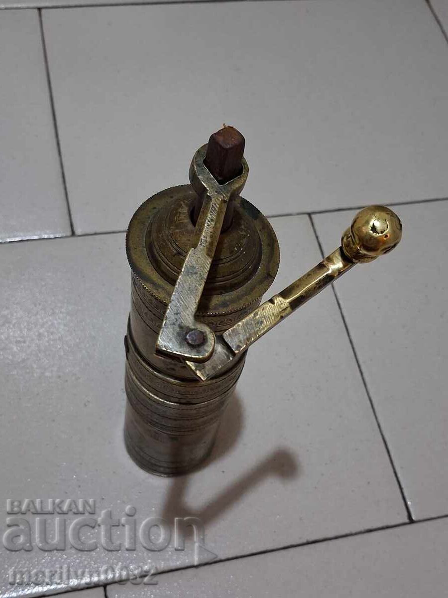 Delivery of Old Ottoman Spice Mill Mill