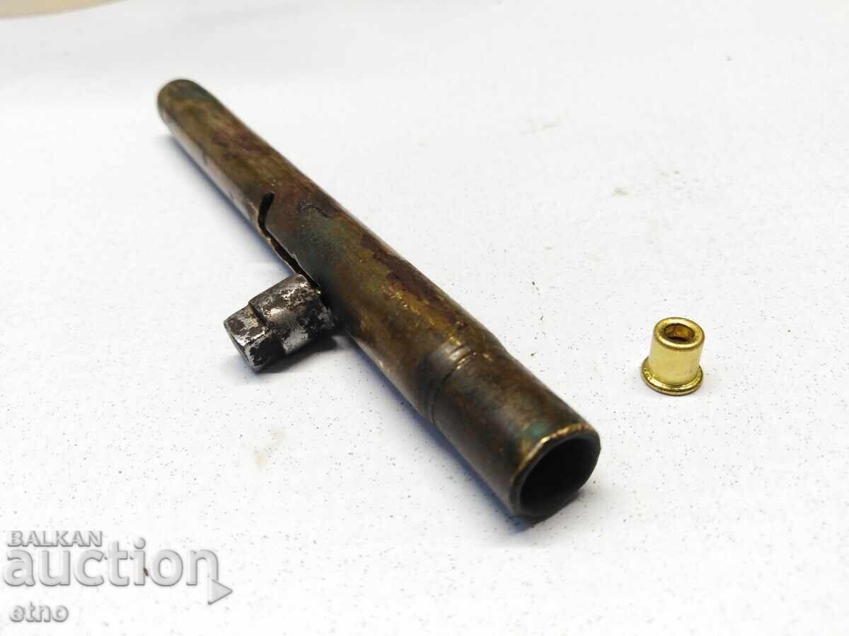 ГЪРМЯЛНИК,КУЧЕГОН С ЛОВНИ КАПСИ,ПИСТОЛЕТ,ОСА