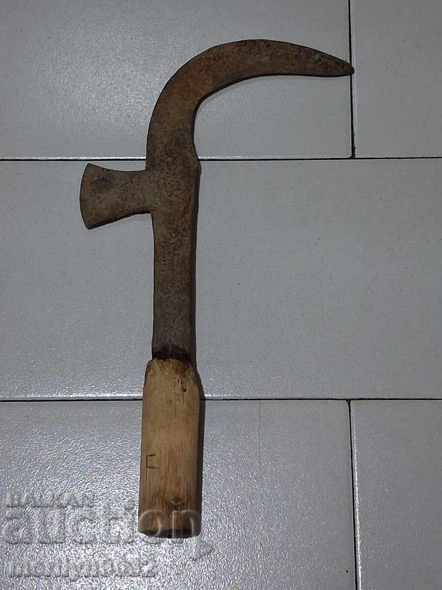 Παλιό σφυρήλατο δρεπάνι, λεπίδα, σφυρήλατο σίδερο, μαχαίρι, σατράκι