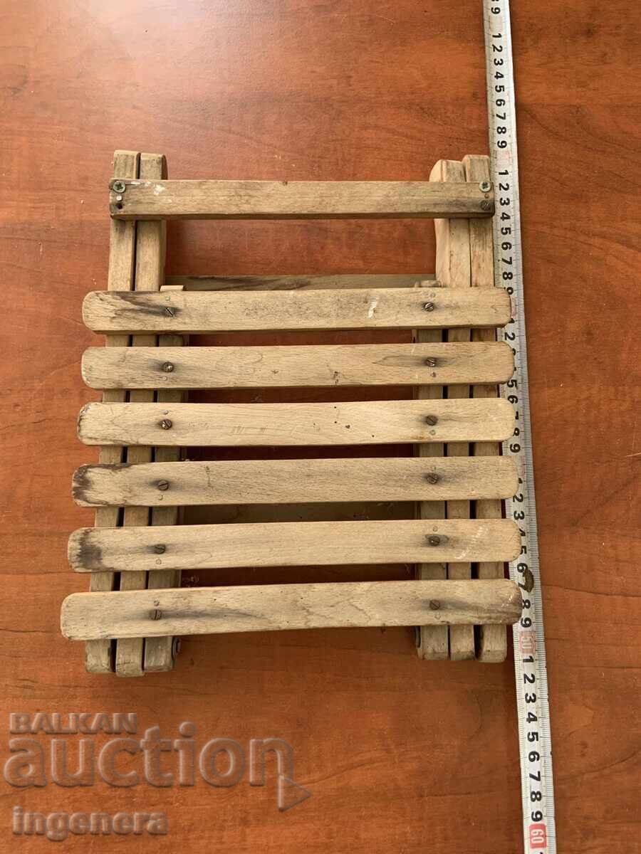 Παράδοση ΤΡΑΠΕΖΙ ΚΑΙ ΚΑΡΕΚΛΑ ΣΥΜΠΤΥΣΣΟΜΕΝΟ ΨΑΡΕΜΑΤΟΣ ΑΝΤΙΚΑ