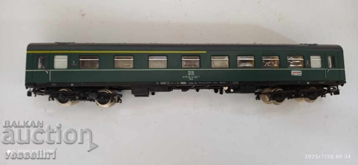 Σιδηροδρομικό επιβατικό βαγόνι piko κλίμακας 1/87 HO σε κουτί καινούργιο με τιμή 38.00 BGN | € 19.43