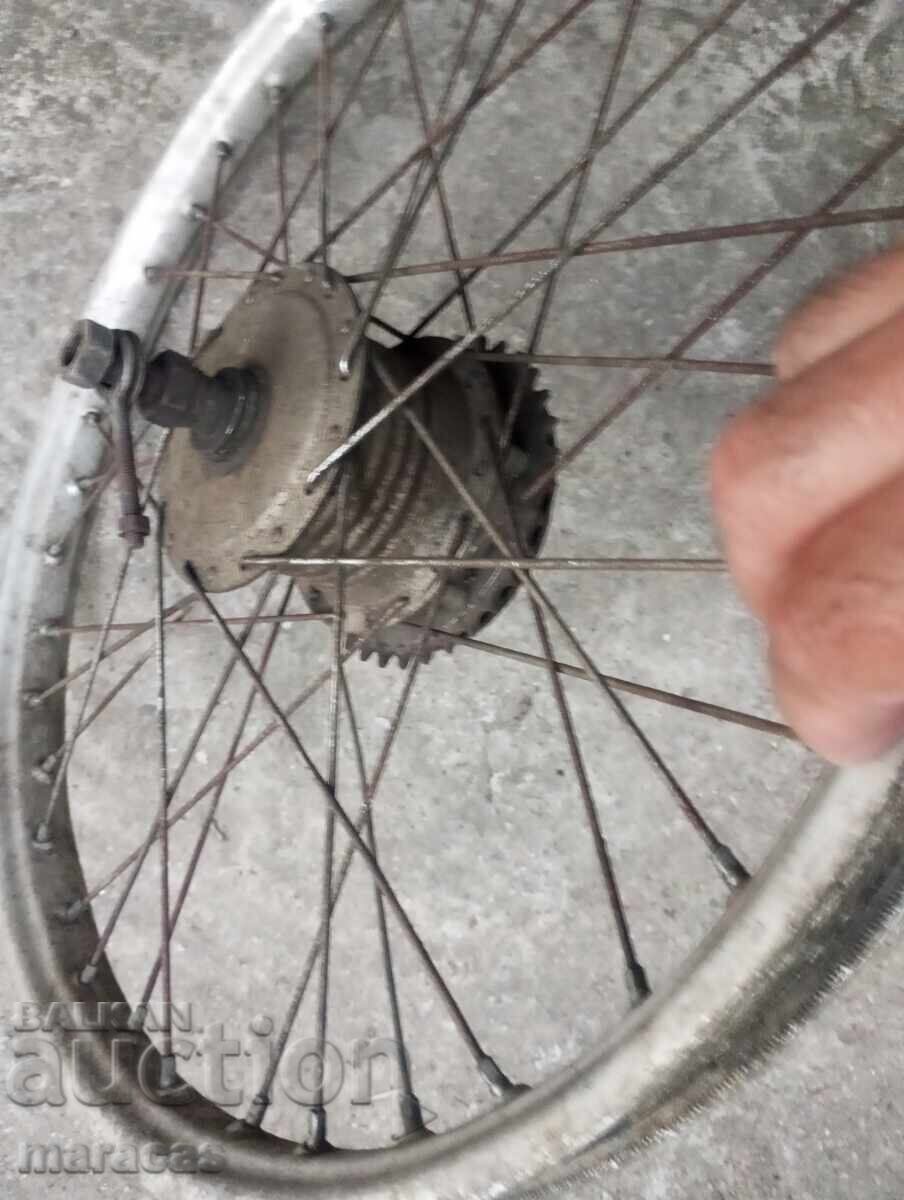 Παράδοση Παλιό καπάκι από μοτοσυκλέτα Παράδοση Παλιό καπάκι από μοτοσυκλέτα