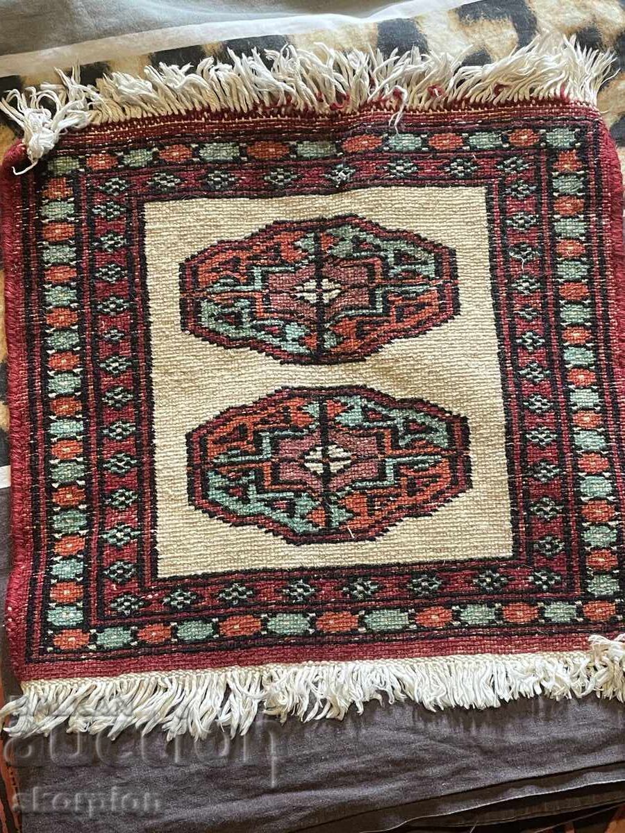 For sale: Small, hand-woven Oriental rug in excellent condition with price 26.00 BGN | € 13.29 For sale: Small, hand-woven Oriental rug in excellent condition with price 26.00 BGN | € 13.29
