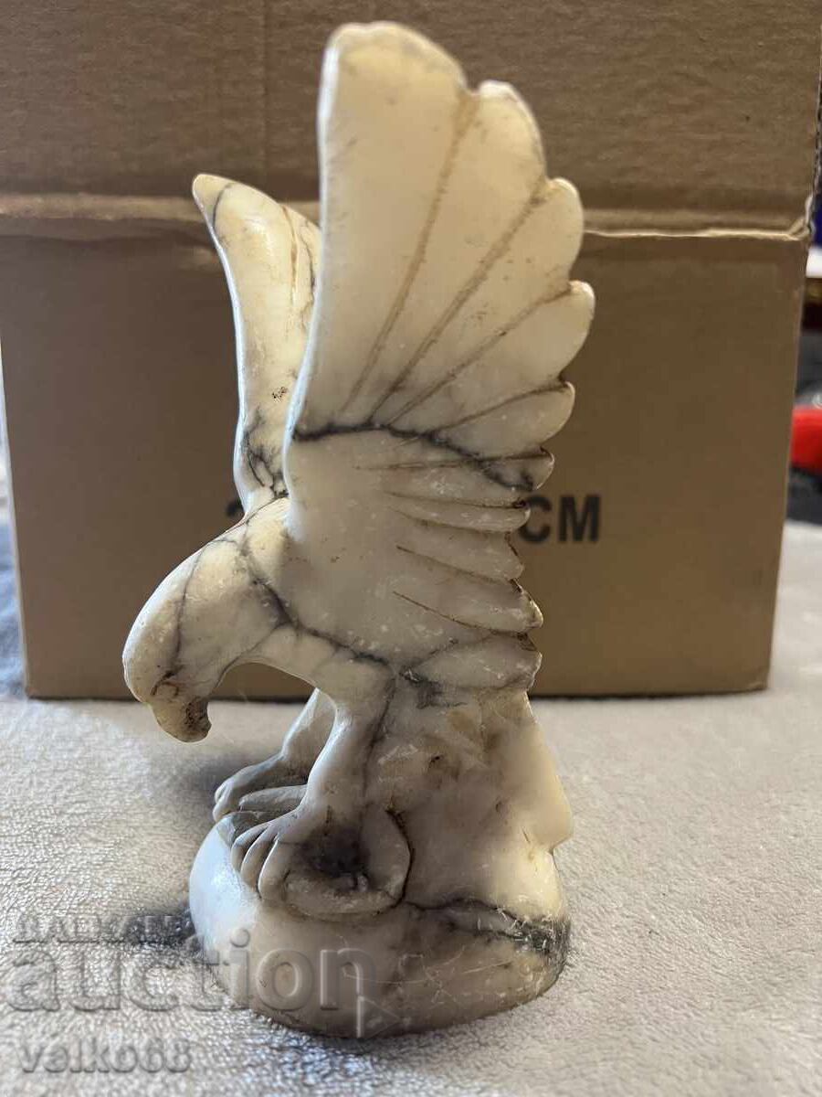 Μαρμάρινο αγαλματίδιο αετού με τιμή 80.00 BGN | € 40.90