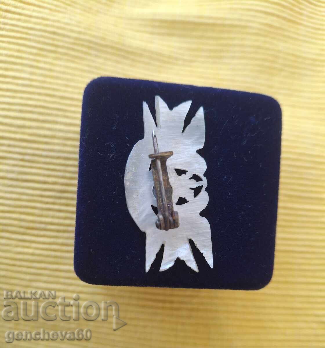 Livrarea RARITATE!!! Broșă retro sidefată în cutie