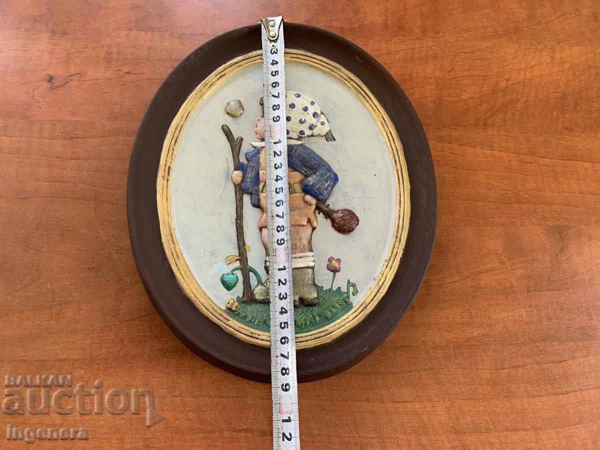 FIGURĂ PANOU CERAMICĂ ALBĂ DIN ANII '70 RELIEF cu preț 26.00 BGN | € 13.29