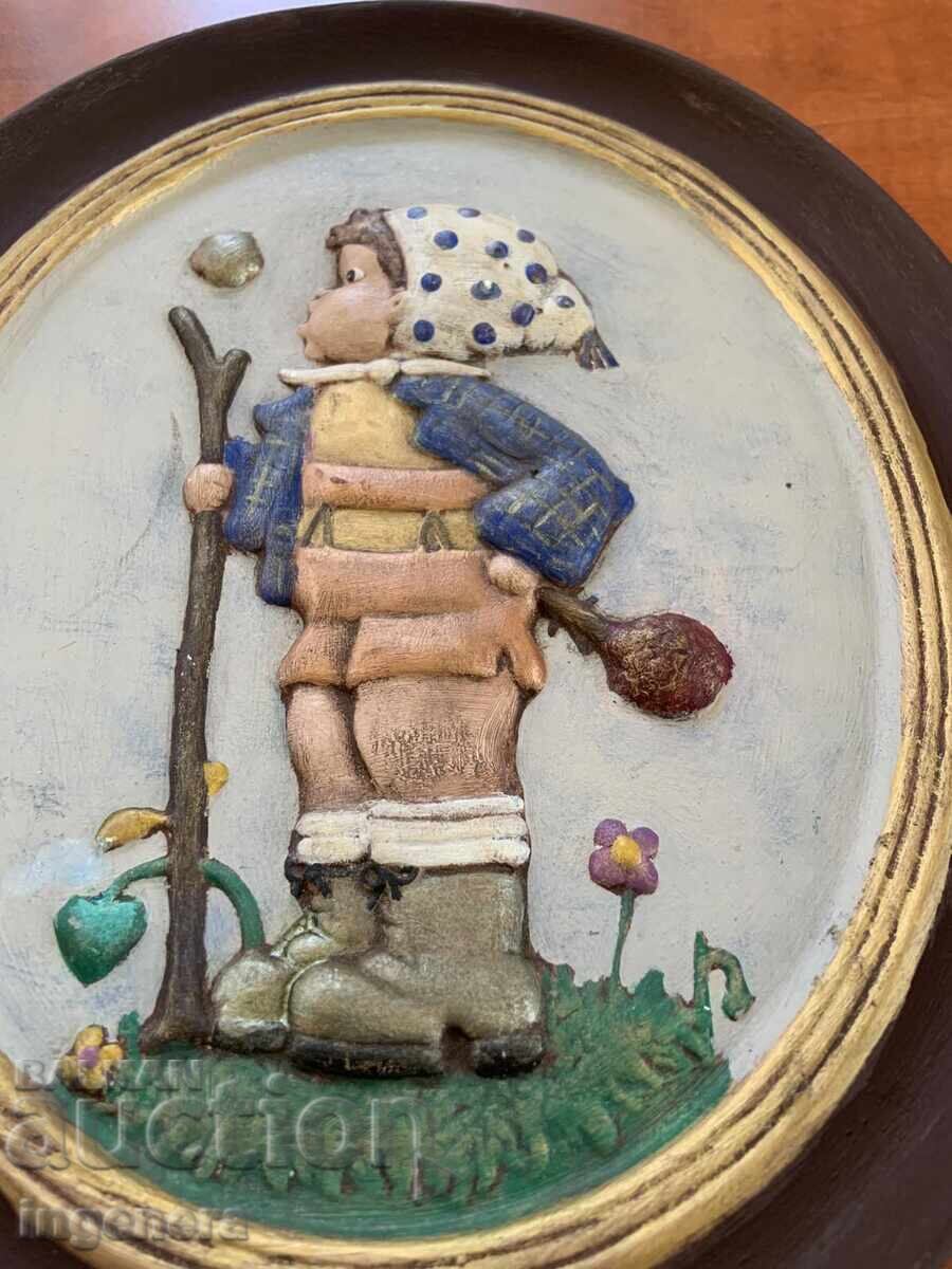 Licitație FIGURĂ PANOU CERAMICĂ ALBĂ DIN ANII '70 RELIEF