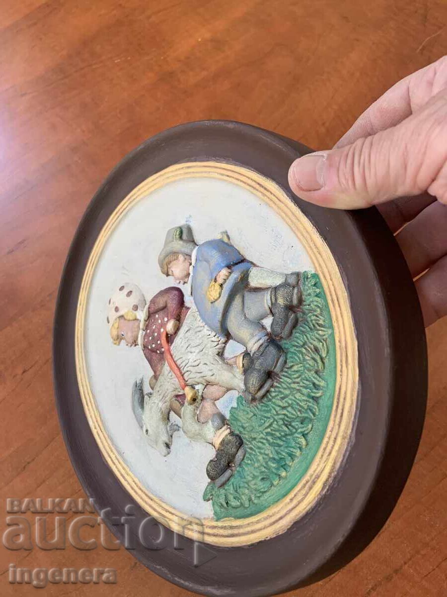 FIGURĂ PANOU CERAMICĂ ALBĂ DIN ANII '70 RELIEF - 5