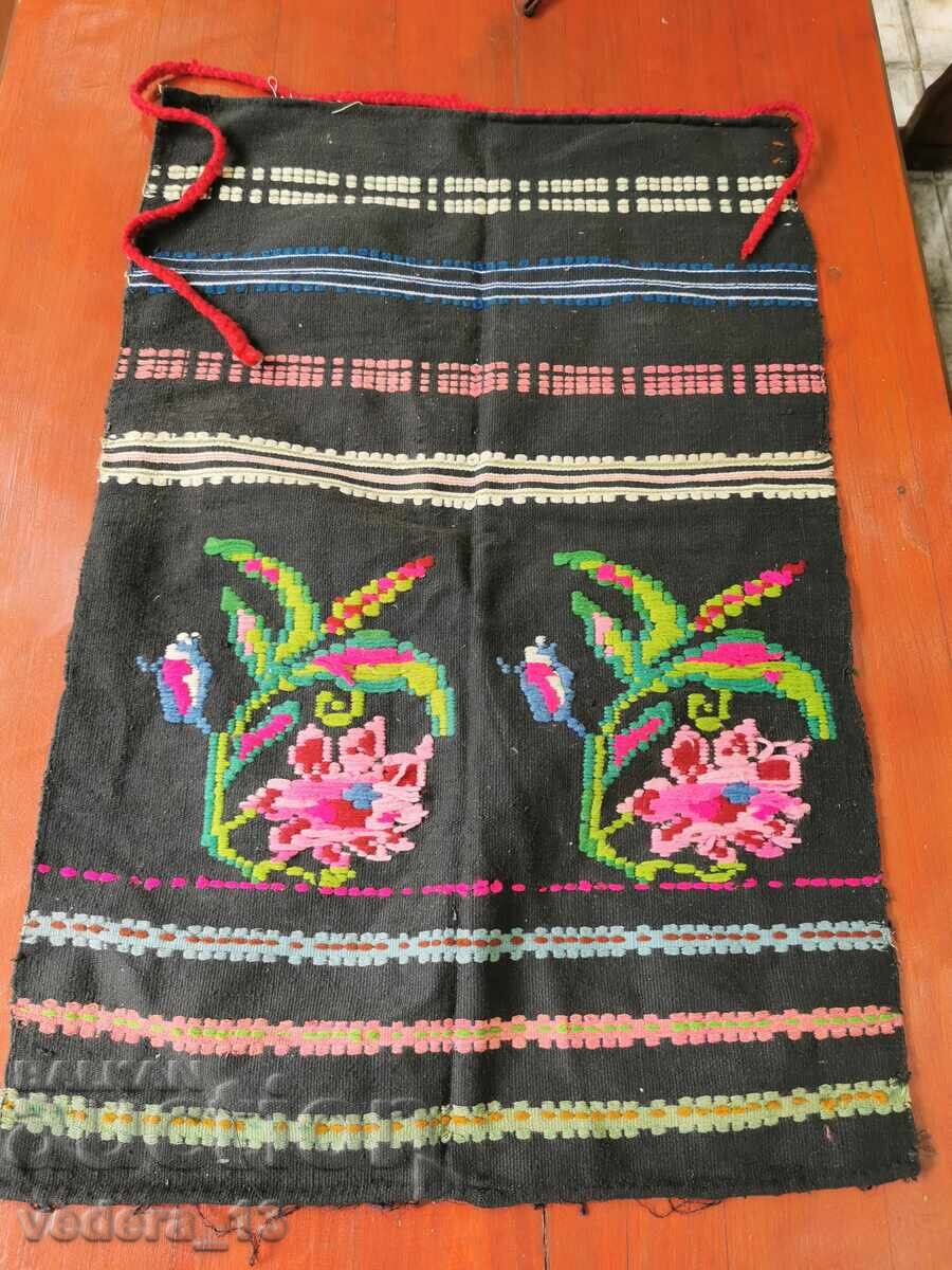 ΛΑΪΚΗ ΦΟΡΕΣΙΑ - ΠΟΔΙΑ