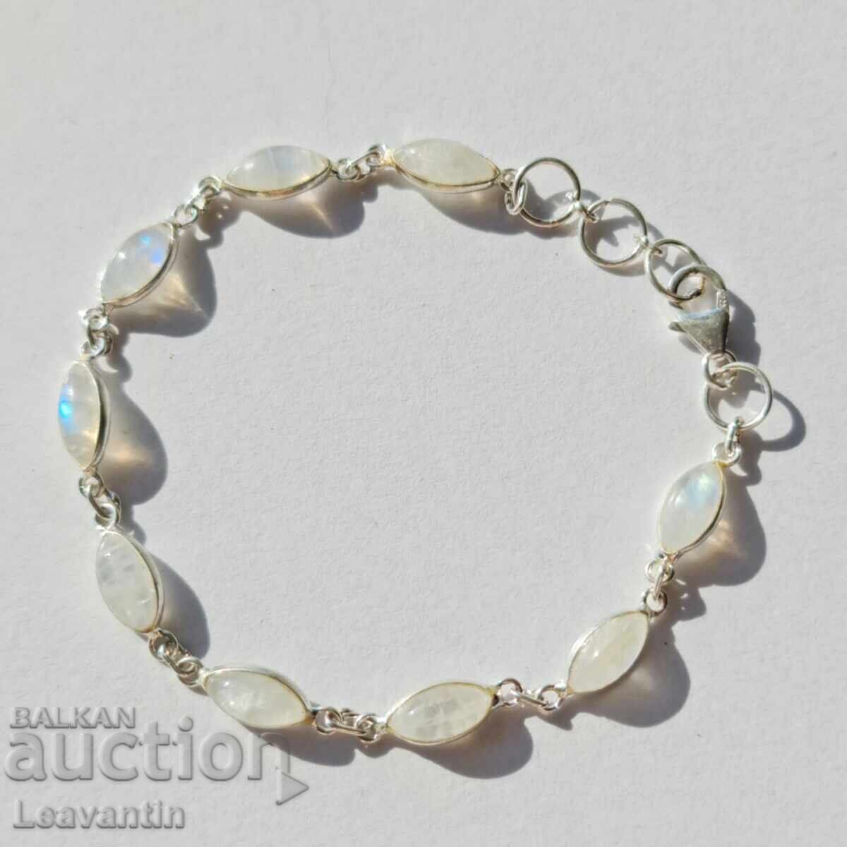 Παράδοση Ασημένιο βραχιόλι με Σεληνόλιθο