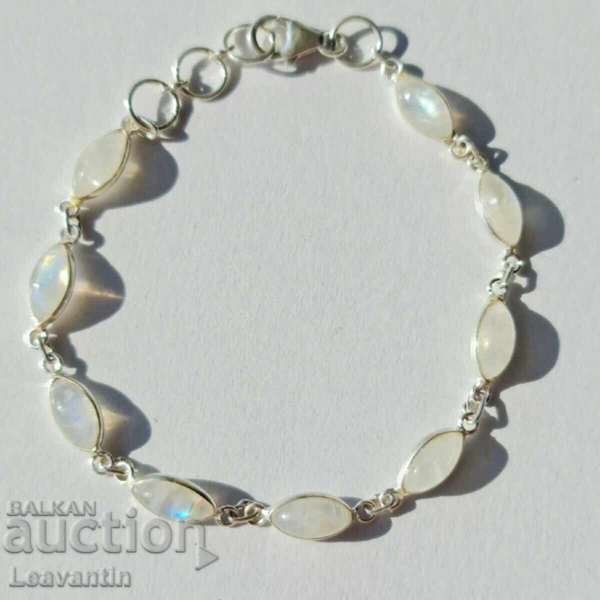 Ασημένιο βραχιόλι με Σεληνόλιθο