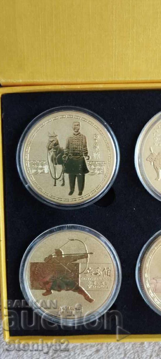 4 τεμ. Κινέζικα αναμνηστικά μετάλλια, νομίσματα σουβενίρ - 5 4 τεμ. Κινέζικα αναμνηστικά μετάλλια, νομίσματα σουβενίρ - 5