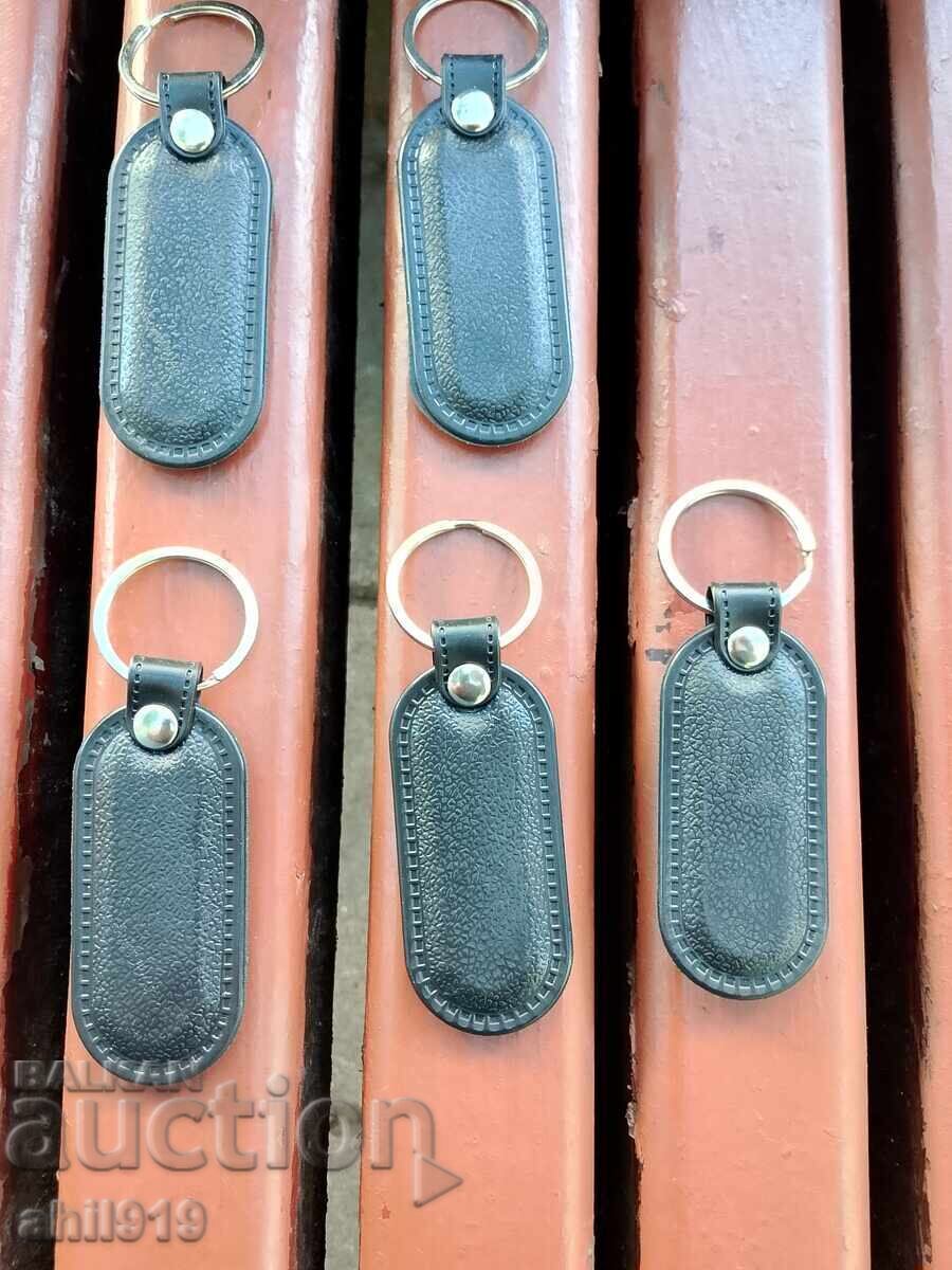 Ключодържатели футболни отбори с цена € 20.45 | 40.00 лв. Ключодържатели футболни отбори с цена € 20.45 | 40.00 лв.