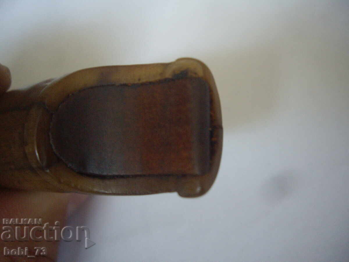 Livrarea Fluier din os, foarte vechi Livrarea Fluier din os, foarte vechi