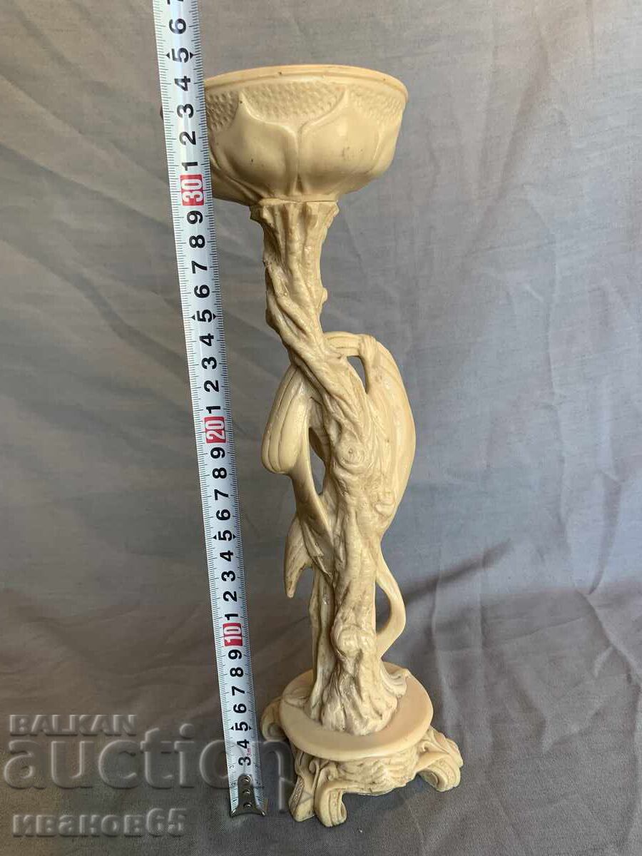 Παράδοση Κινέζικη γκέισα και πελαργός - ακουμπισμένοι σε στέλεχος λωτού Παράδοση Κινέζικη γκέισα και πελαργός - ακουμπισμένοι σε στέλεχος λωτού