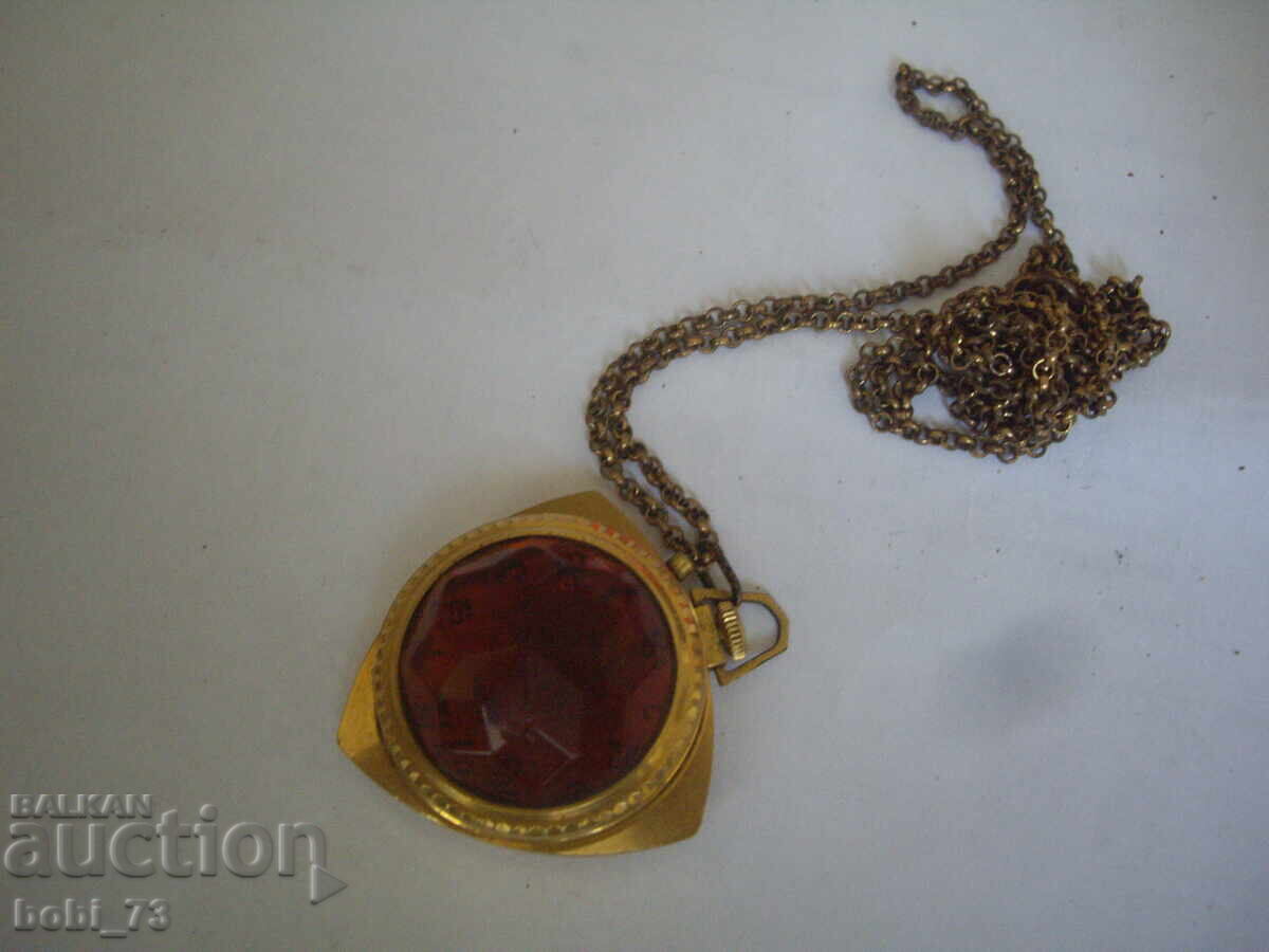 Ceas rusesc de damă, placat cu aur, de gât Ceas rusesc de damă, placat cu aur, de gât