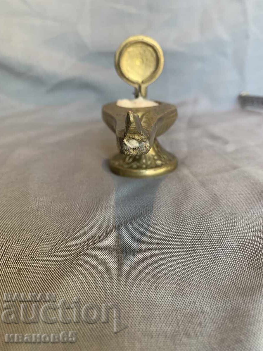 Delivery of Brass oil lamp Delivery of Brass oil lamp