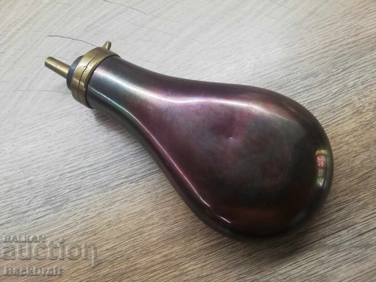 Доставка на Релефна медна барутница,паласка, фишеклък, пищов, пушка