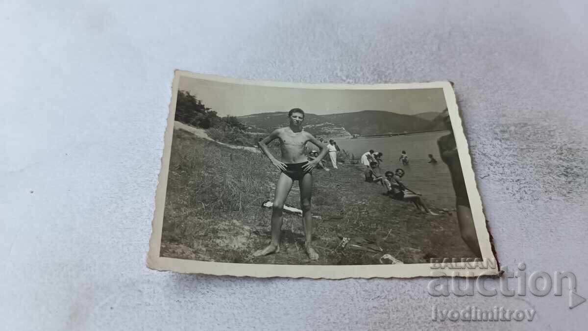 Fotografie Tânăr în costum de baie