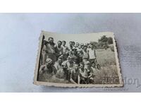 Φωτογραφία Στρατιωτών με τον Διοικητή τους