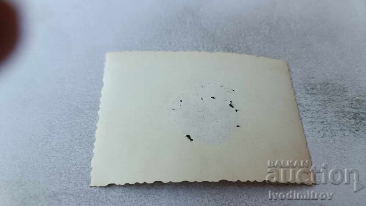 Снимка Млади момичета на плажа с цена 2.15 лв. | € 1.10