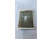 Снимка Младо момиче в реката