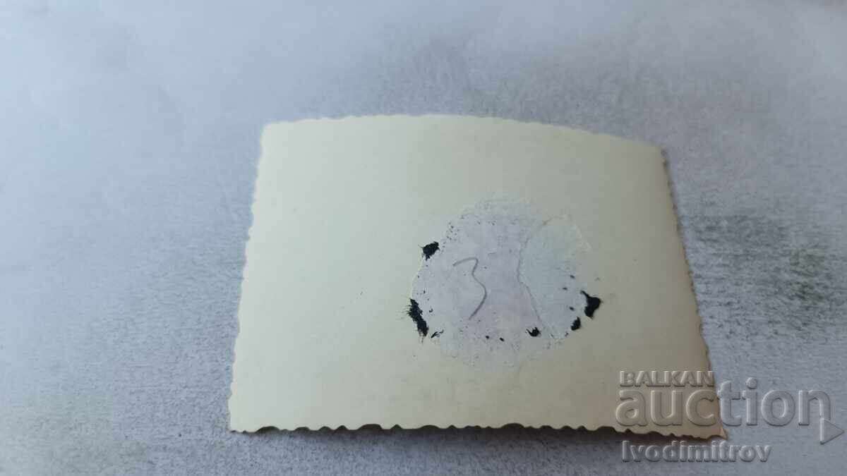 Φωτογραφία Τρία νεαρά κορίτσια στο ποτάμι με τιμή 1.65 BGN | € 0.84