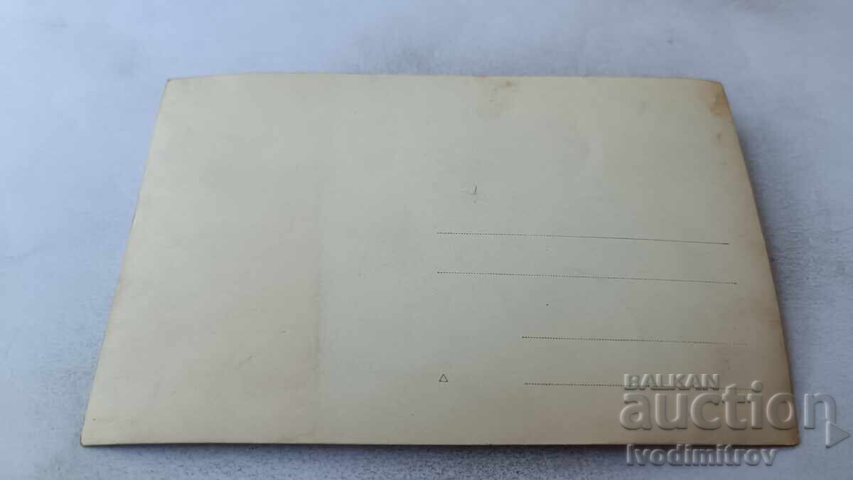 Снимка Мъж и жена с ретро бански на брега на морето с цена 3.45 лв. | € 1.76 Снимка Мъж и жена с ретро бански на брега на морето с цена 3.45 лв. | € 1.76