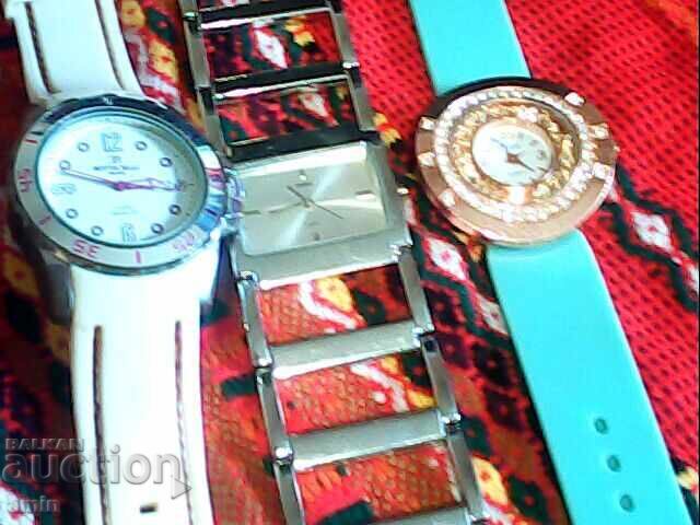 Λοτ από 4 ολοκαίνουργια ρολόγια, λειτουργούν, δεν έχουν μπαταρία