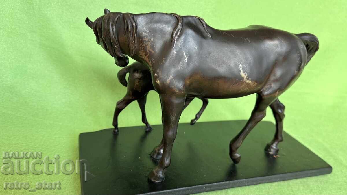 Скулптура, КОБИЛА И НЕЙНОТО ЖРЕБЧЕ, автор: Pierre-jules Mene с цена 1150.00 лв. | € 587.99 Скулптура, КОБИЛА И НЕЙНОТО ЖРЕБЧЕ, автор: Pierre-jules Mene с цена 1150.00 лв. | € 587.99