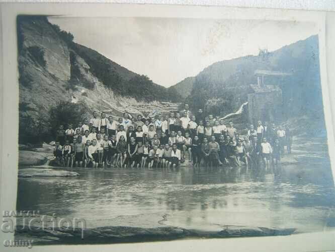Стара снимка 1937 - ученици, учител при Капиновски манастир с цена 2.00 лв. | € 1.02