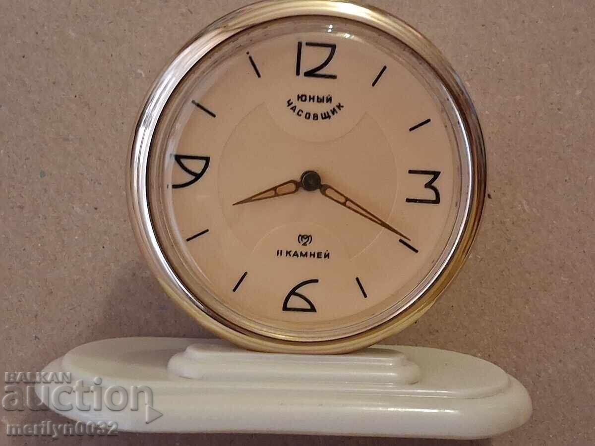 Съветски настолен часовник "Юньй Часовщик" - СССР с цена 59.00 лв. | € 30.17