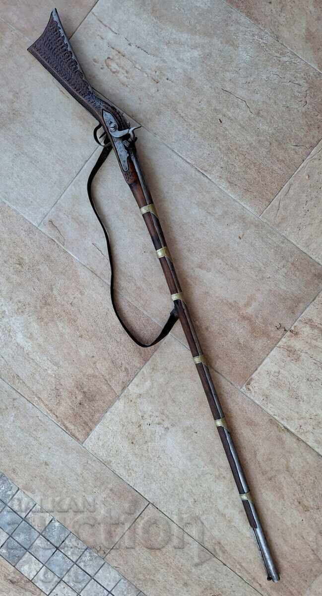 Pușcă, capsulă, cremene, șisane, boilie, garoafă, cu preț 1600.00 BGN | € 818.07