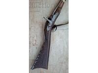 Pușcă, capsulă, cremene, șisane, boilie, garoafă,