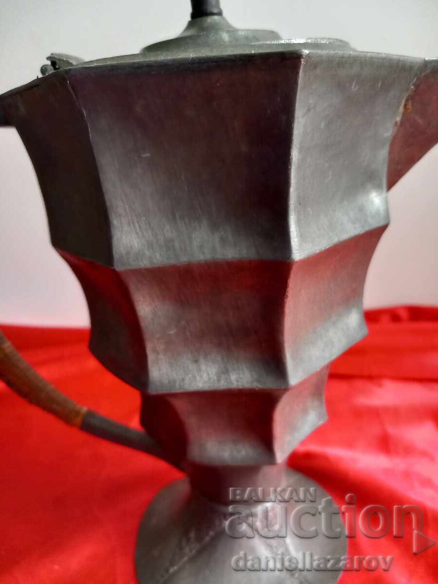 19ος Αιώνας Εξαιρετικά Σπάνια ΚΑΝΑ, Τσαγιέρα με τιμή 85.00 BGN | € 43.46 19ος Αιώνας Εξαιρετικά Σπάνια ΚΑΝΑ, Τσαγιέρα με τιμή 85.00 BGN | € 43.46