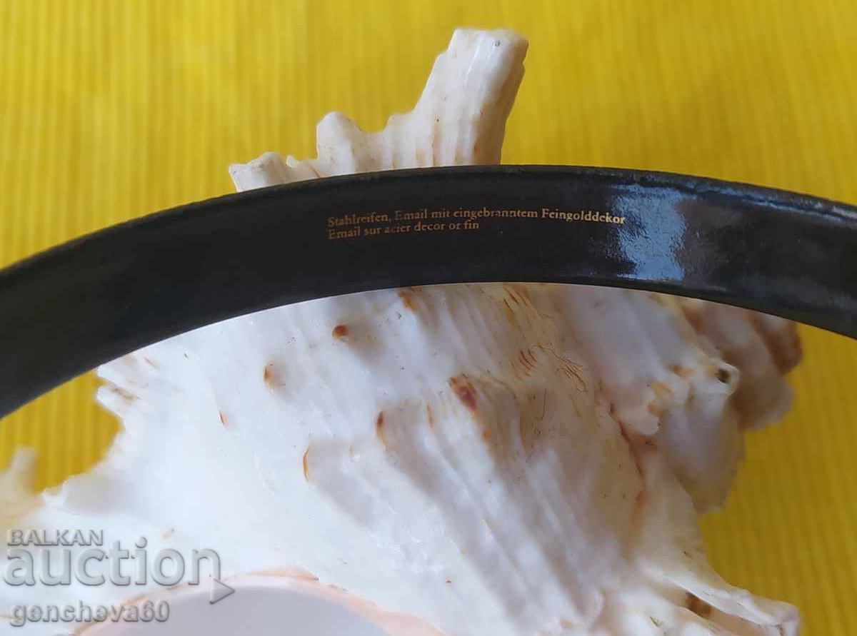 Аукцион Винтидж емайлирана гривна на MICHAELA FREY Аукцион Винтидж емайлирана гривна на MICHAELA FREY