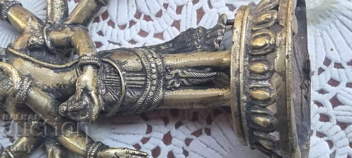 Licitație Sculptură veche din bronz. Figură